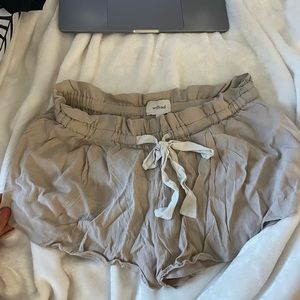 Aritzia Wilfred free linen shorts